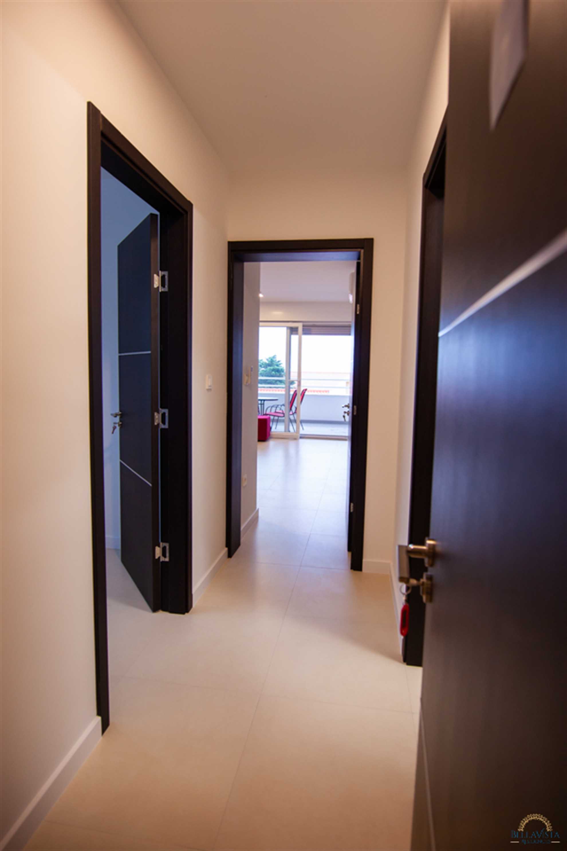 One Bedroom Apartment With Balcony