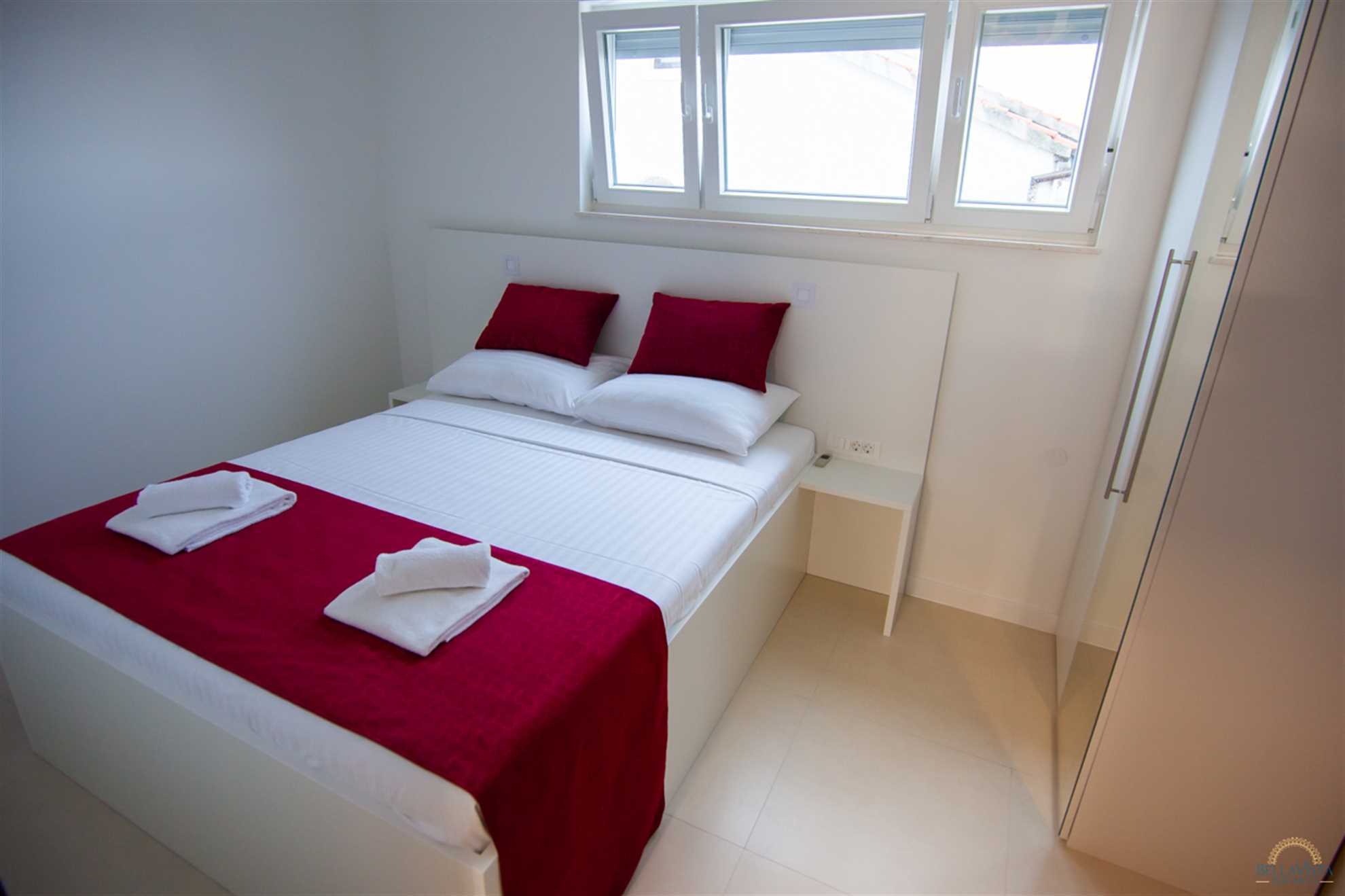 One Bedroom Apartment With Balcony
