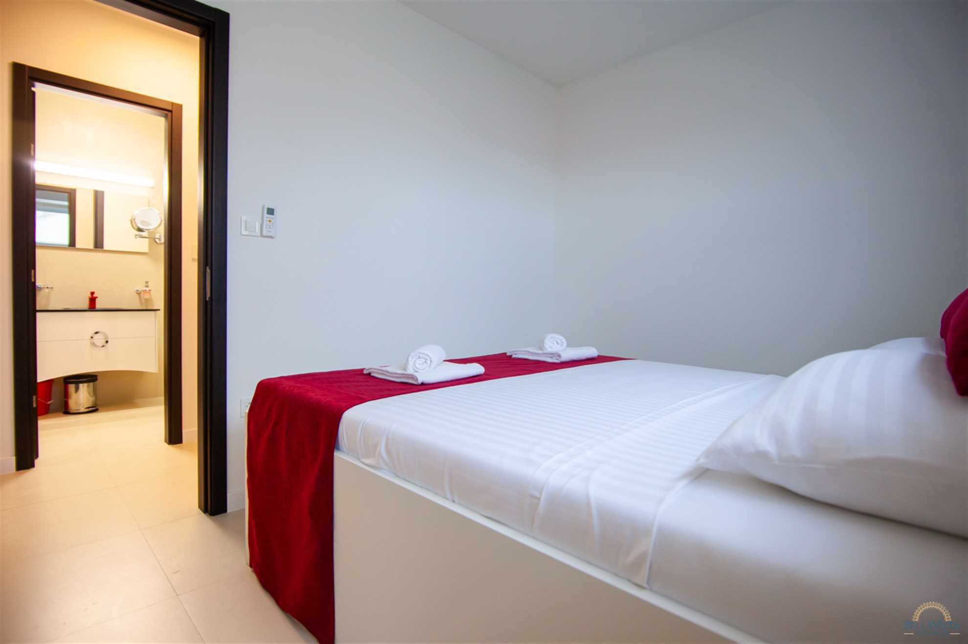 One Bedroom Apartment With Balcony