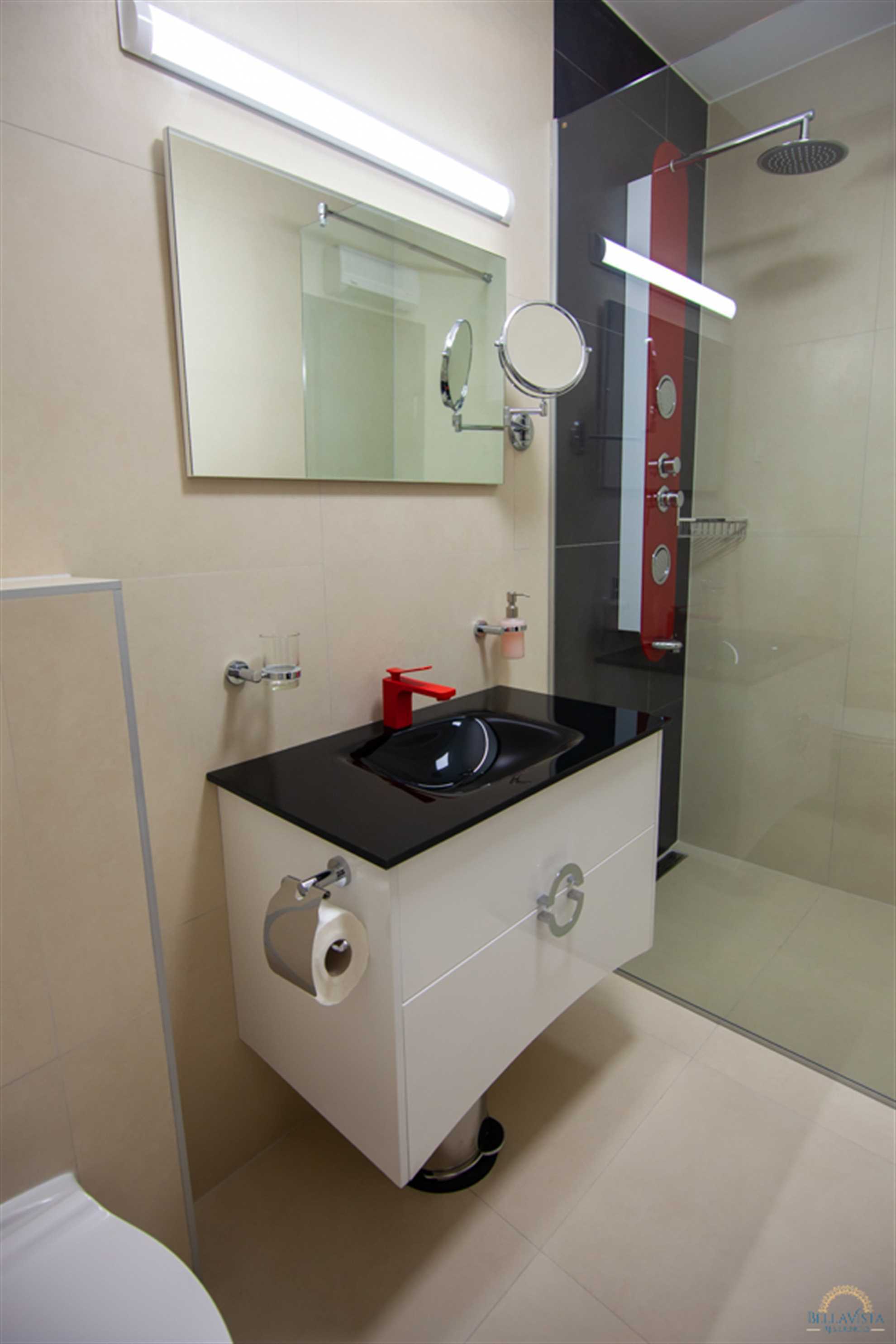 One Bedroom Apartment With Balcony