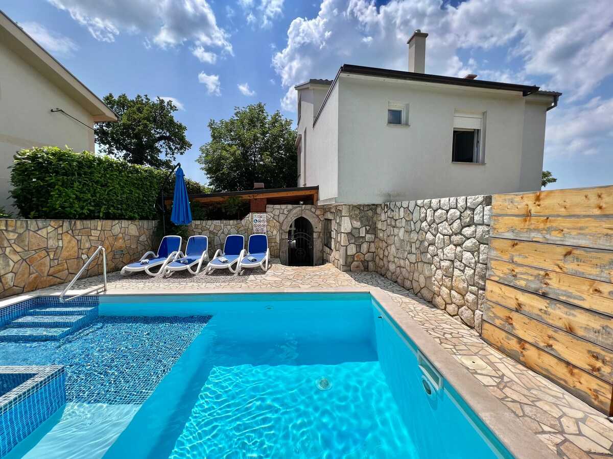 Apartman sa bazenom Milly