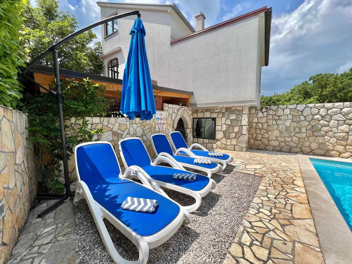 Apartman sa bazenom Milly