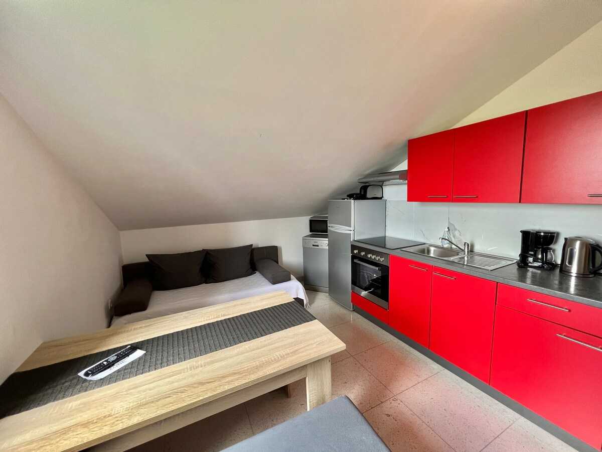 Apartman sa bazenom Milly