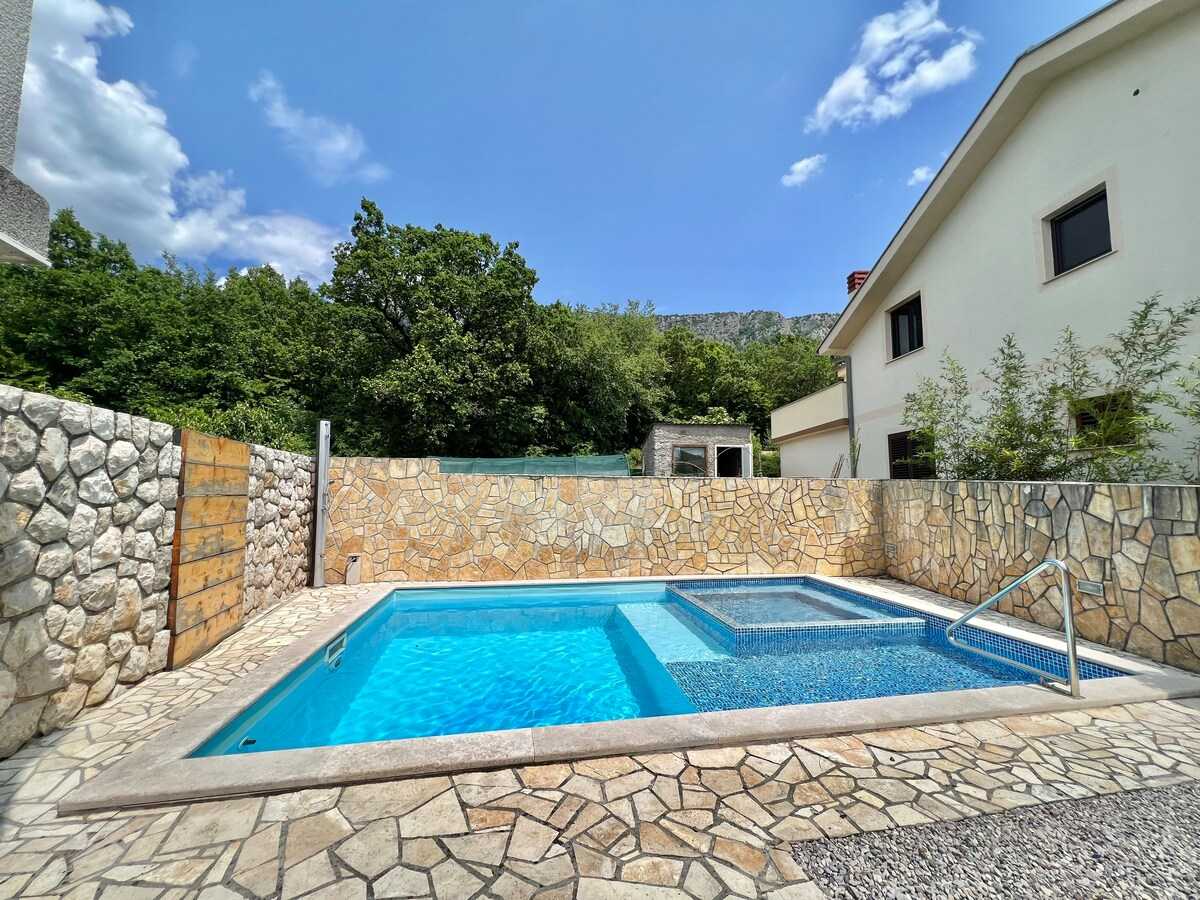 Apartman sa bazenom Milly