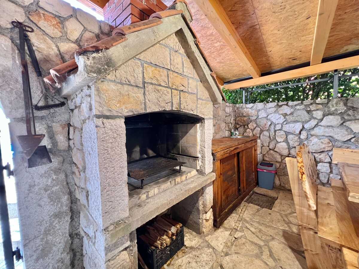 Apartman sa bazenom Milly