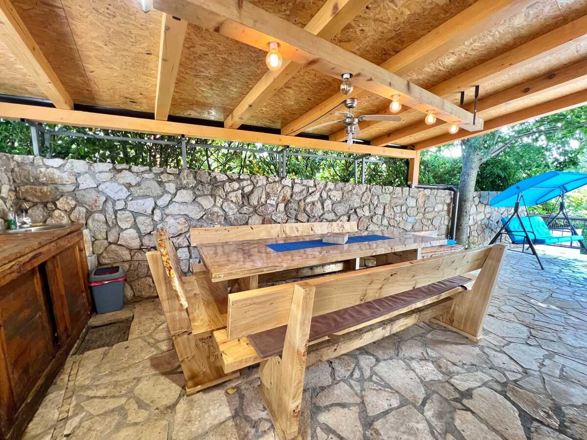 Apartman sa bazenom Milly