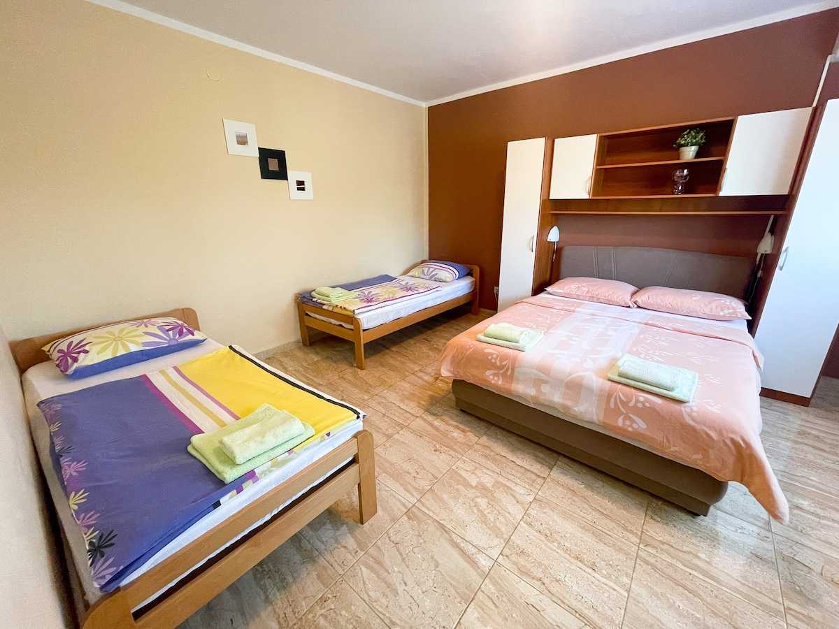 Apartment Combaj 3