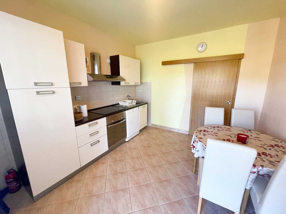 Apartment Combaj 3