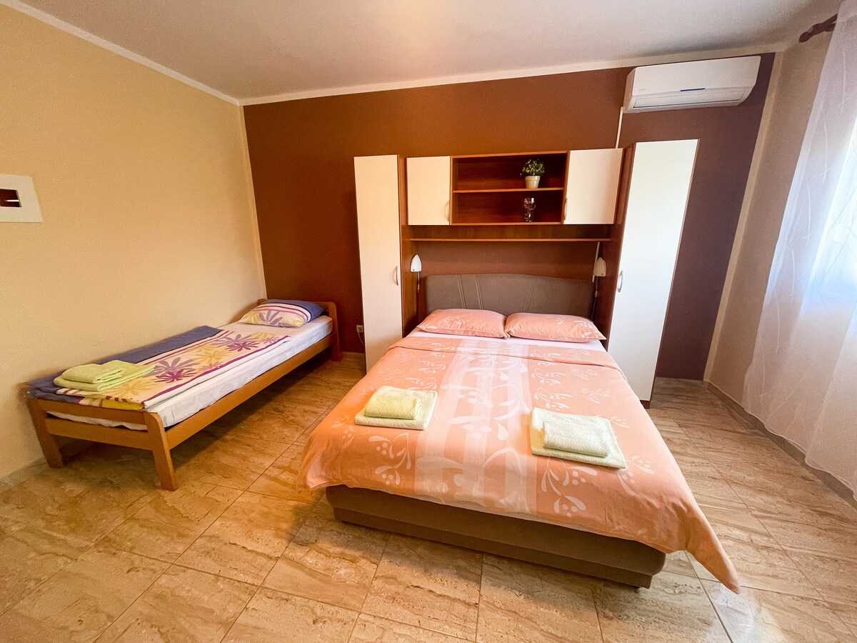 Apartment Combaj 3