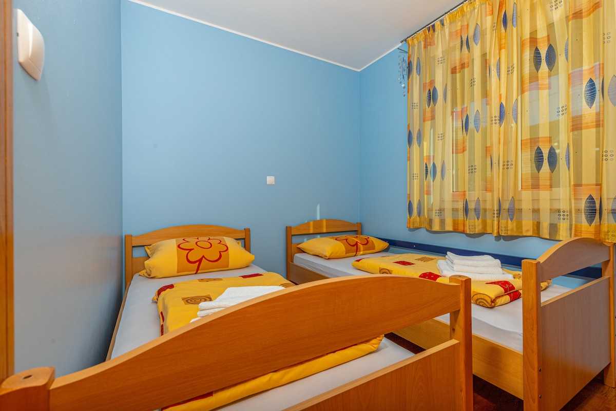 Apartment Mira