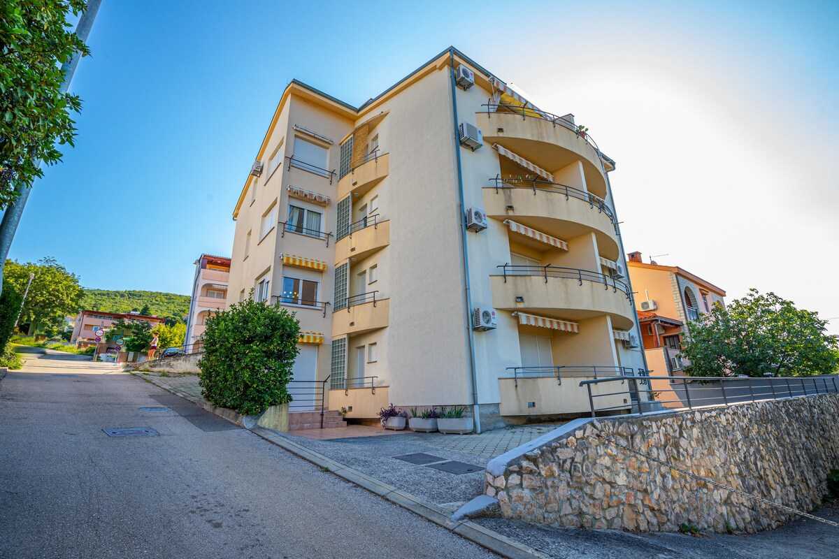 Apartment Mira