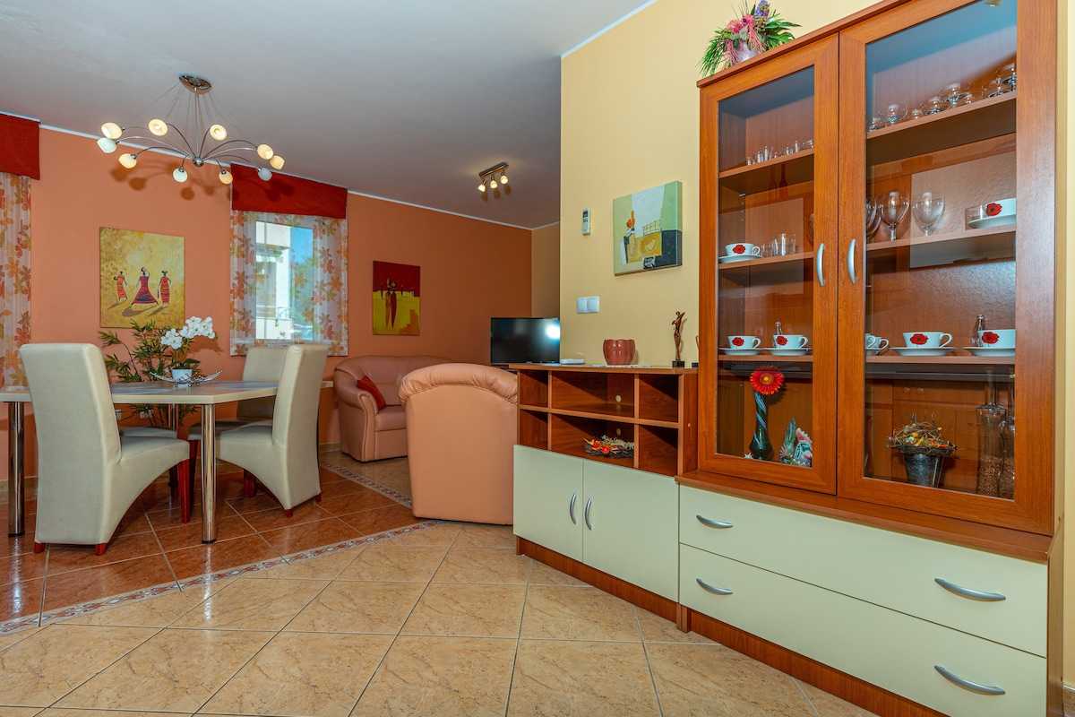Apartment Mira