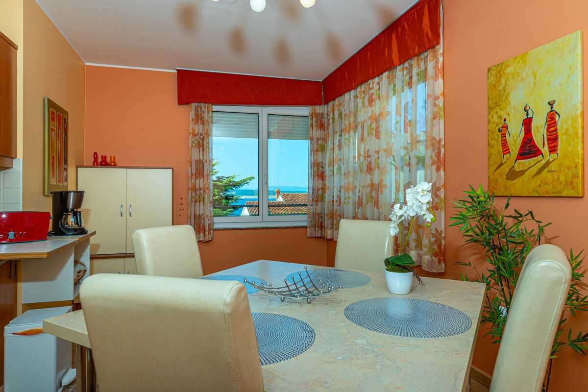 Apartment Mira