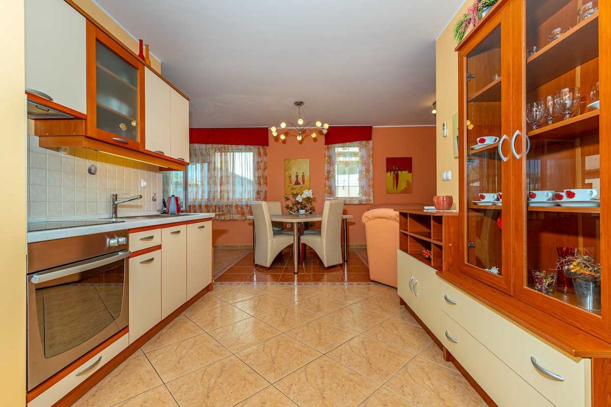 Apartment Mira