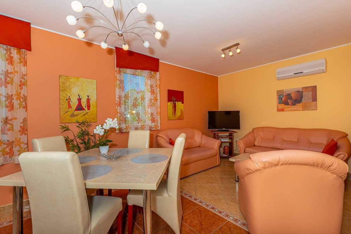 Apartment Mira