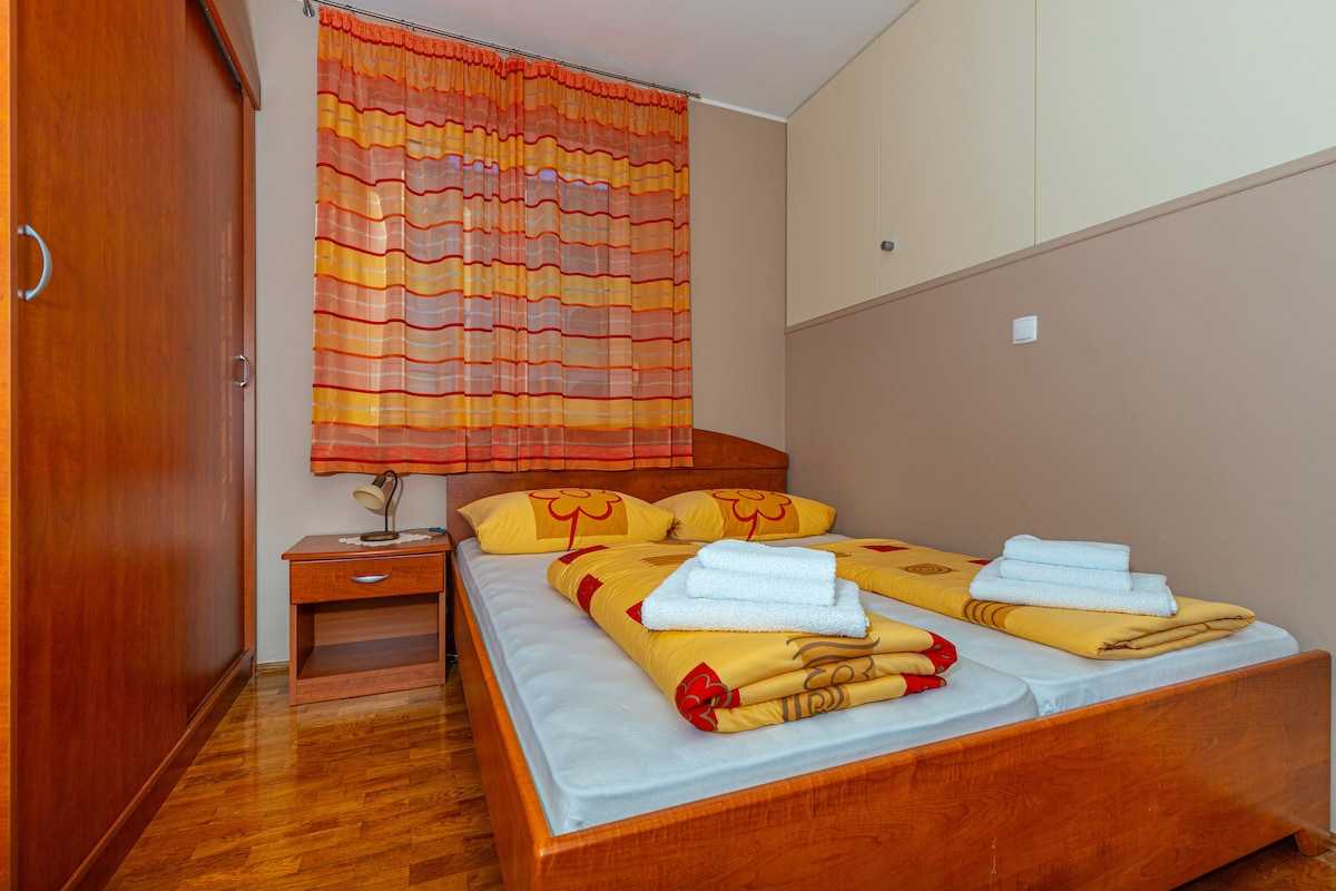 Apartment Mira