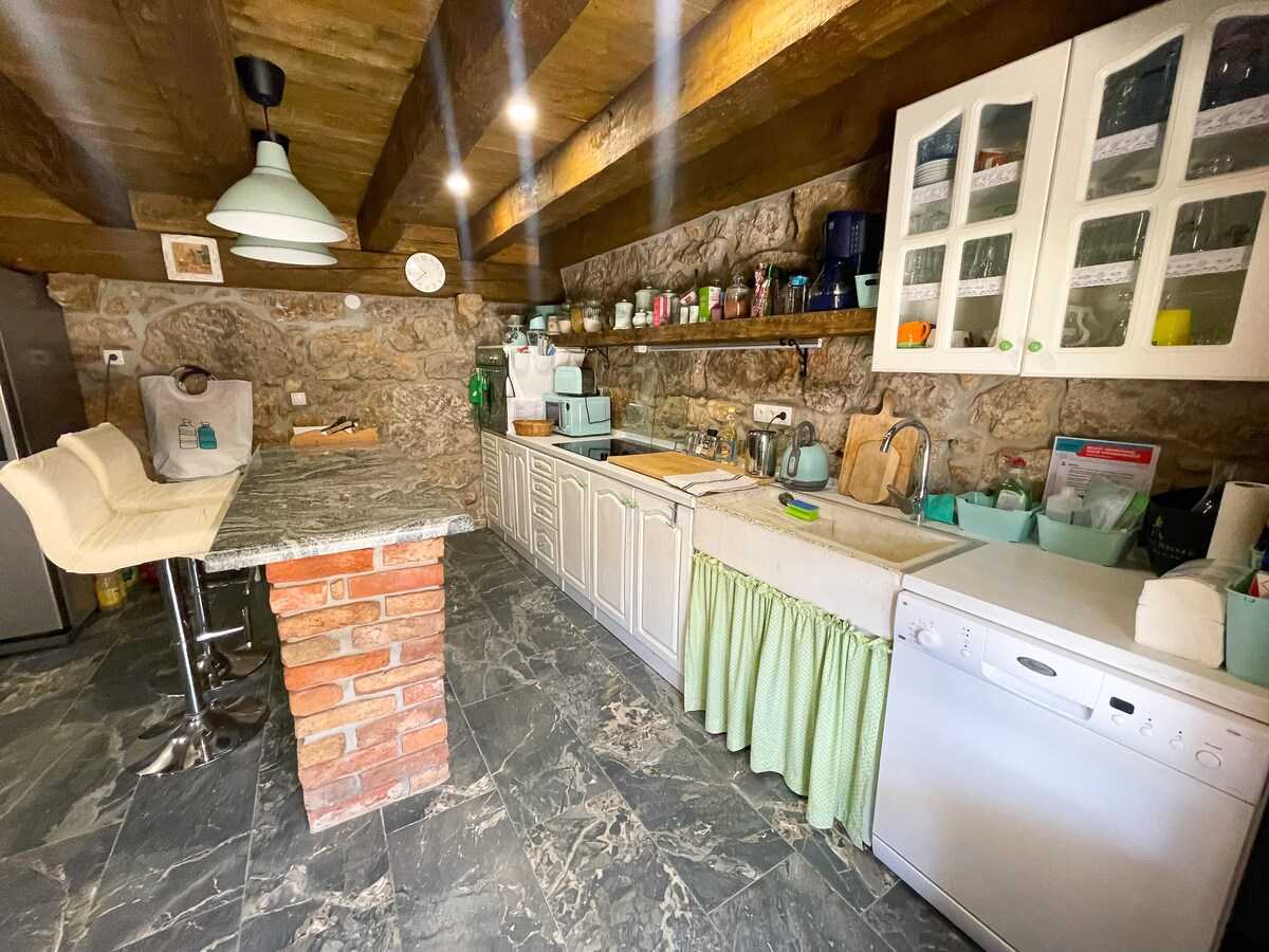 Traditionelles Ferienhaus am Meer in Paun