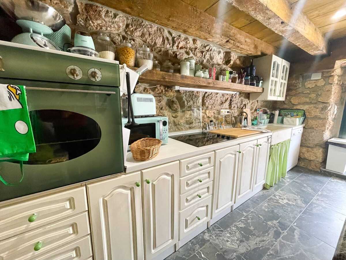 Traditionelles Ferienhaus am Meer in Paun