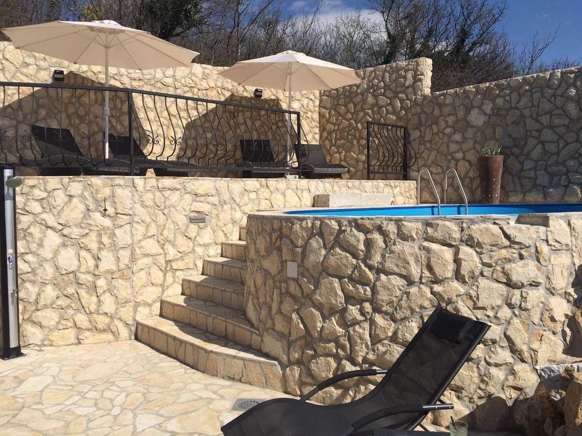 Traditionelles Ferienhaus am Meer in Paun