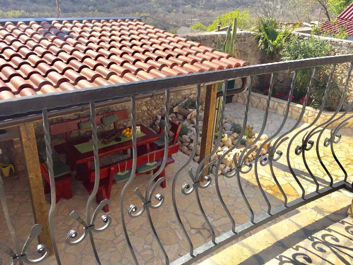 Traditionelles Ferienhaus am Meer in Paun