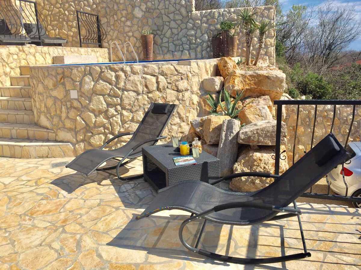 Traditionelles Ferienhaus am Meer in Paun