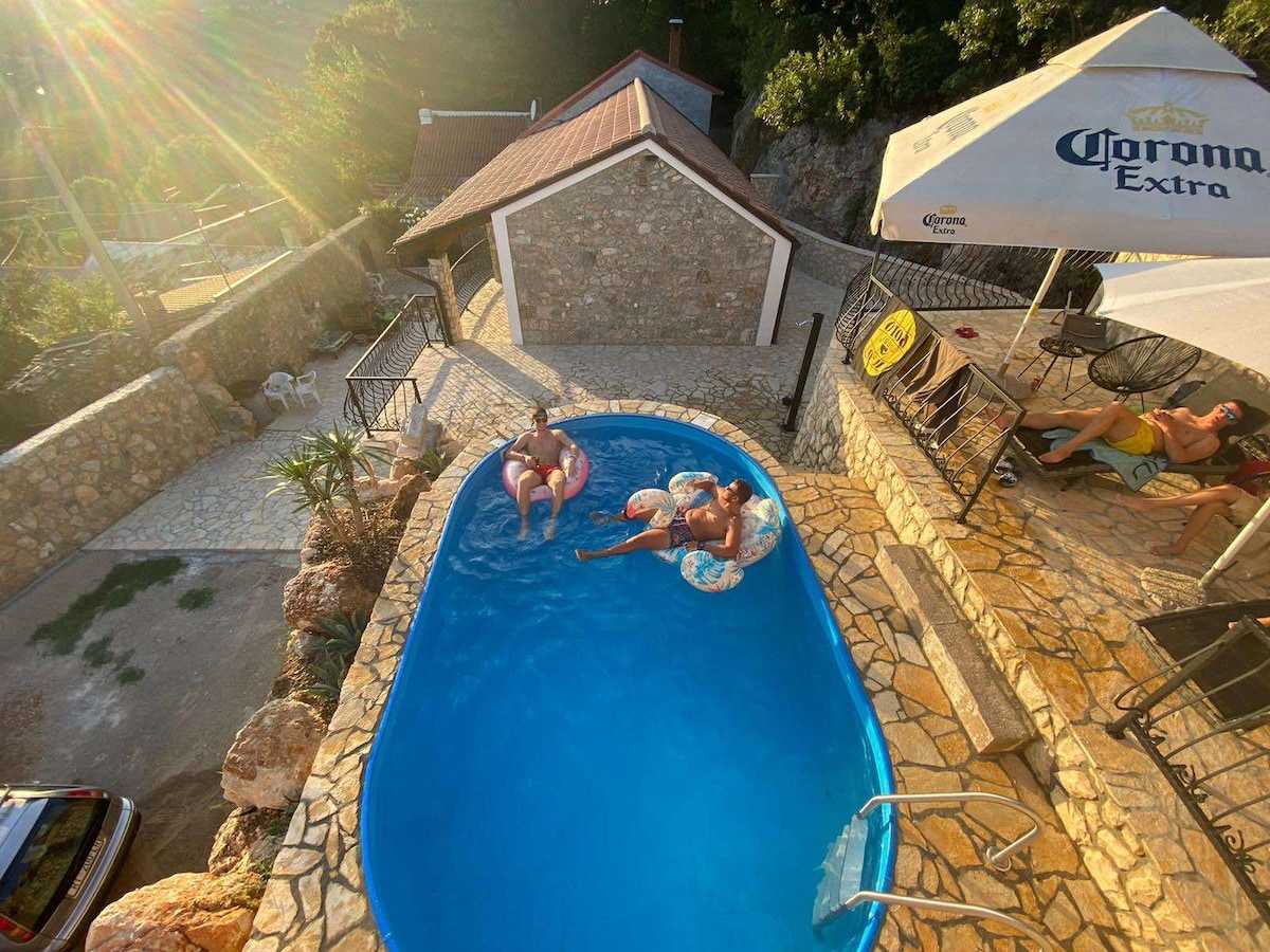 Traditionelles Ferienhaus am Meer in Paun