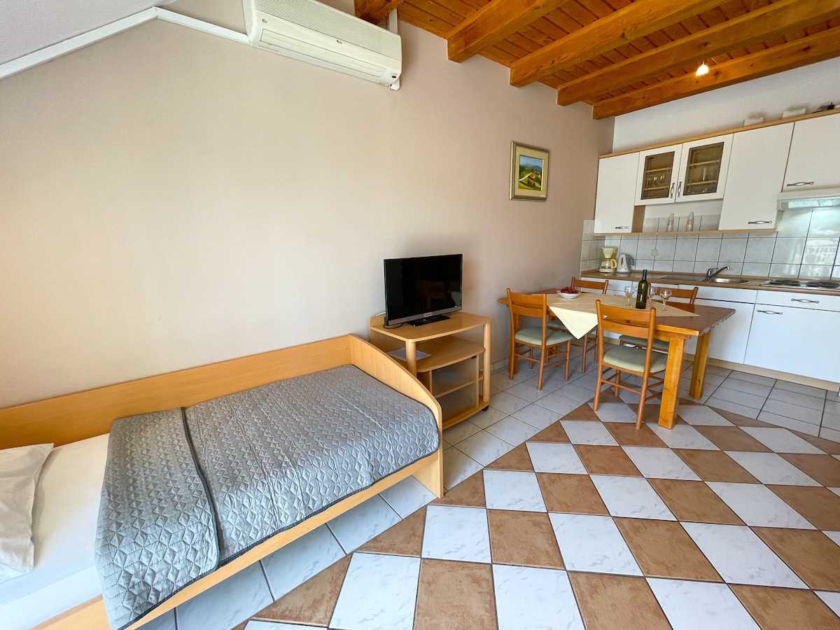 Vila Ljiljana 8