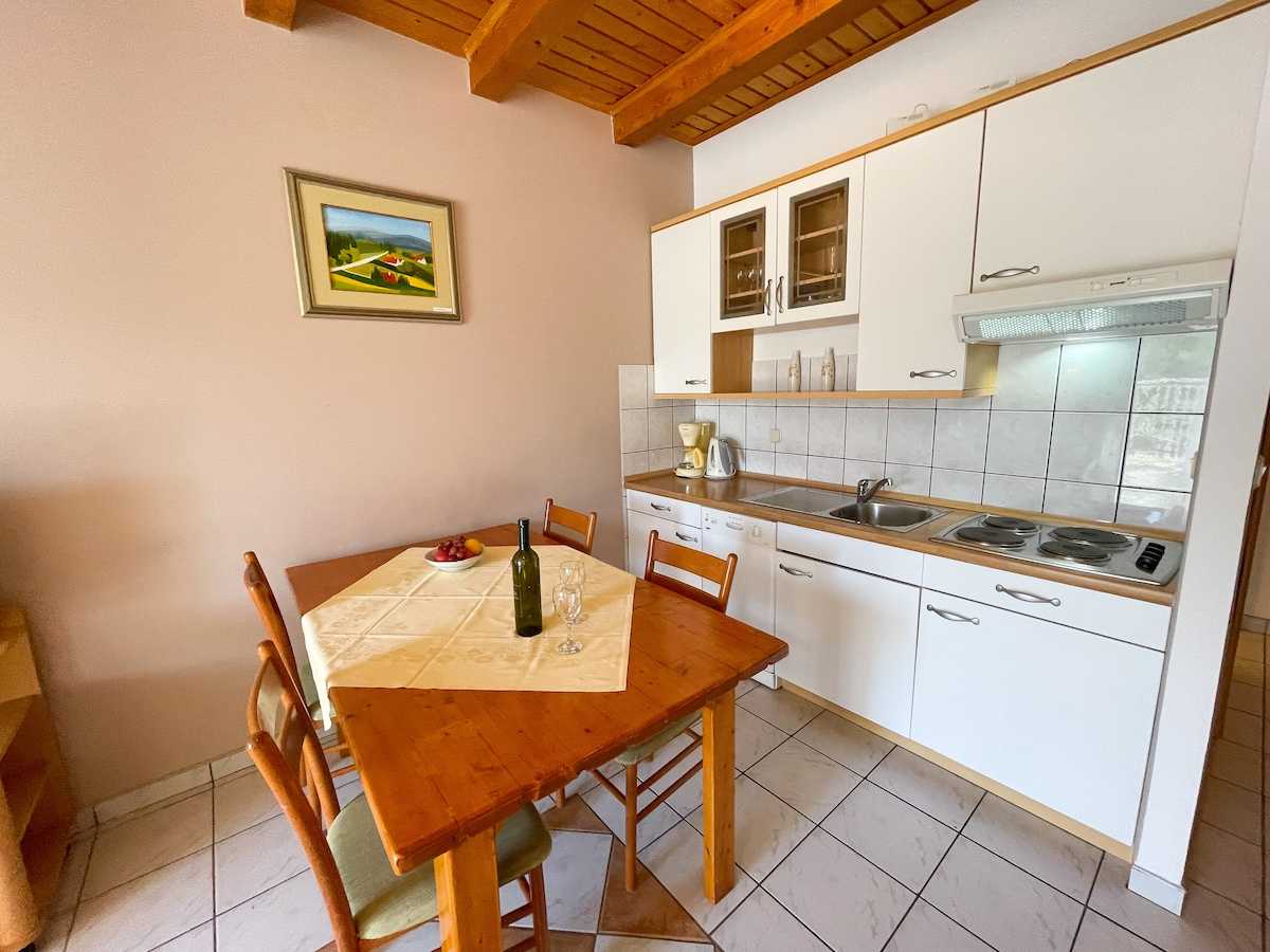 Vila Ljiljana 8
