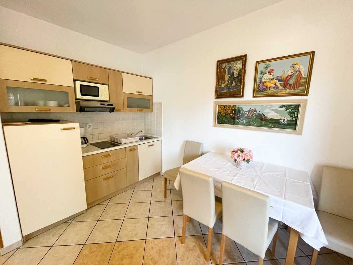 Apartment Kira 3