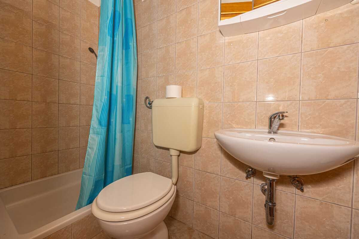 Studio-Apartment Mistral 5