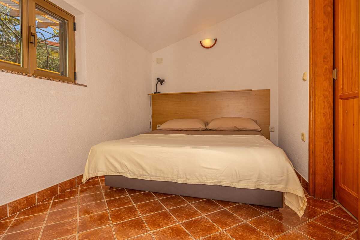 Studio-Apartment Mistral 5