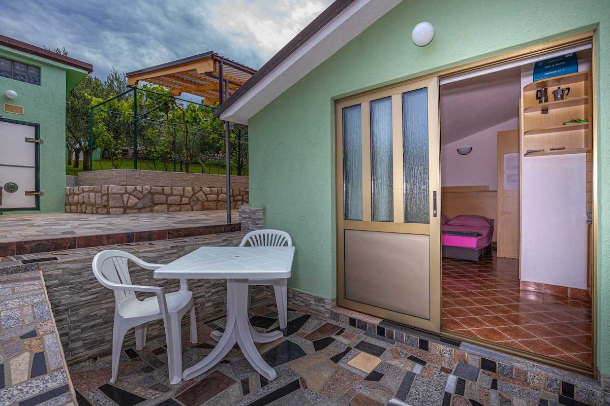 Studio-Apartment Mistral 5