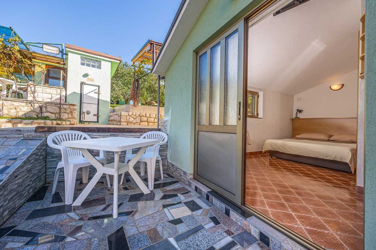 Studio-Apartment Mistral 5