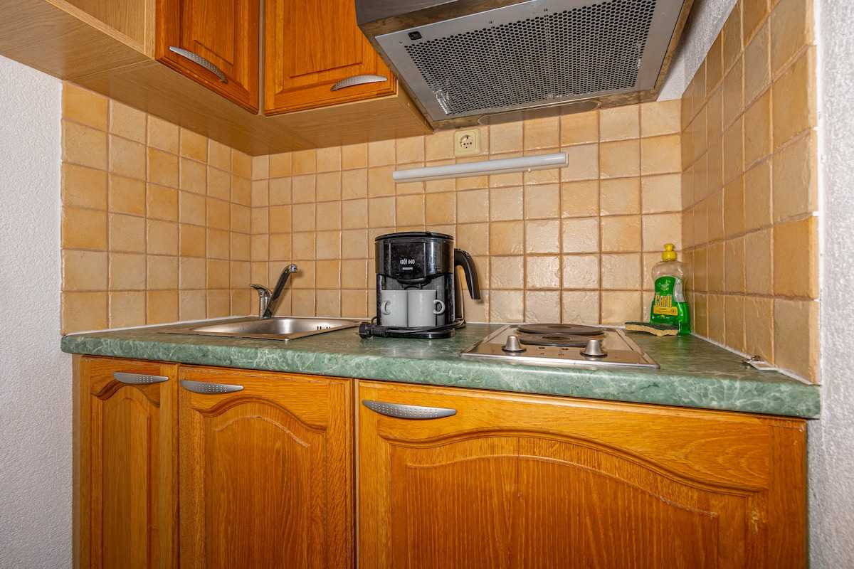 Studio-Apartment Mistral 5