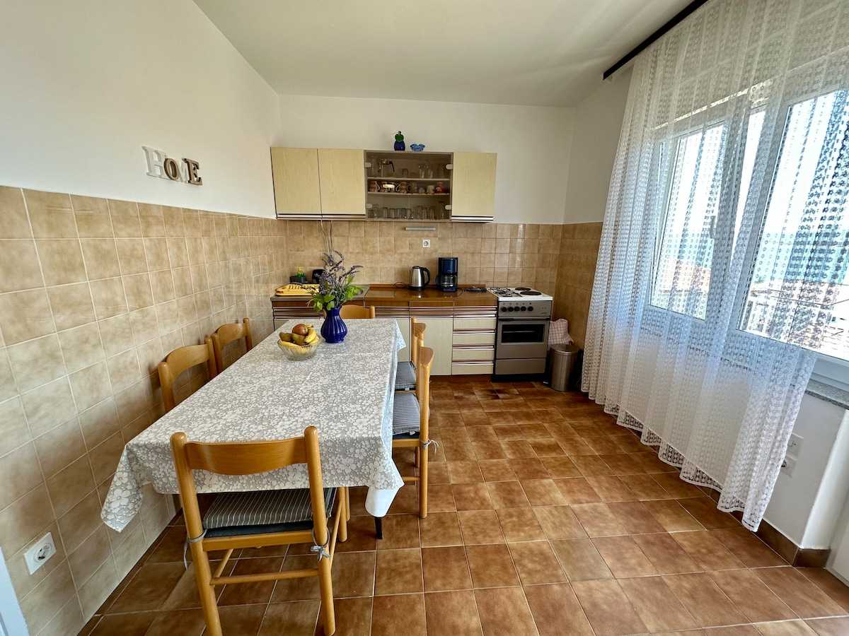 Apartment Mona 1
