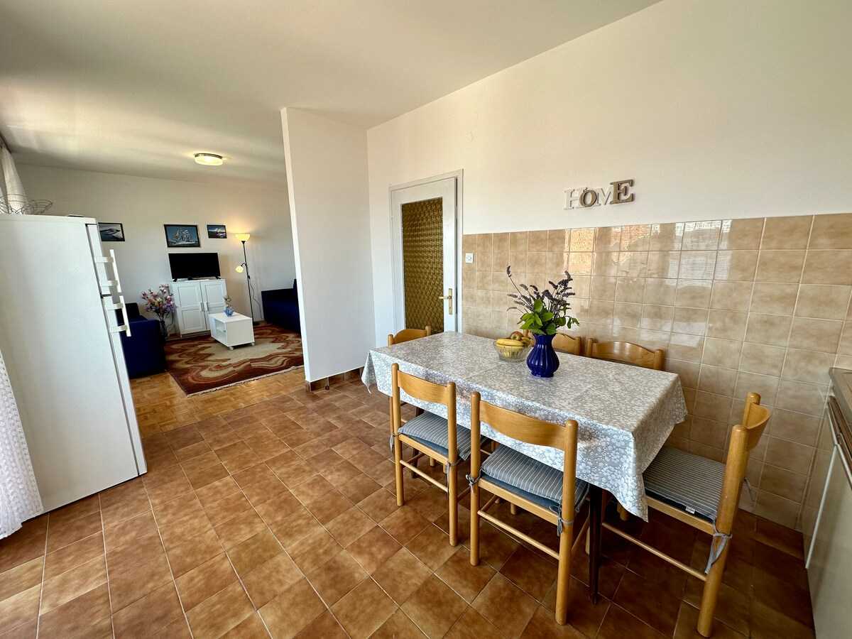 Apartment Mona 1