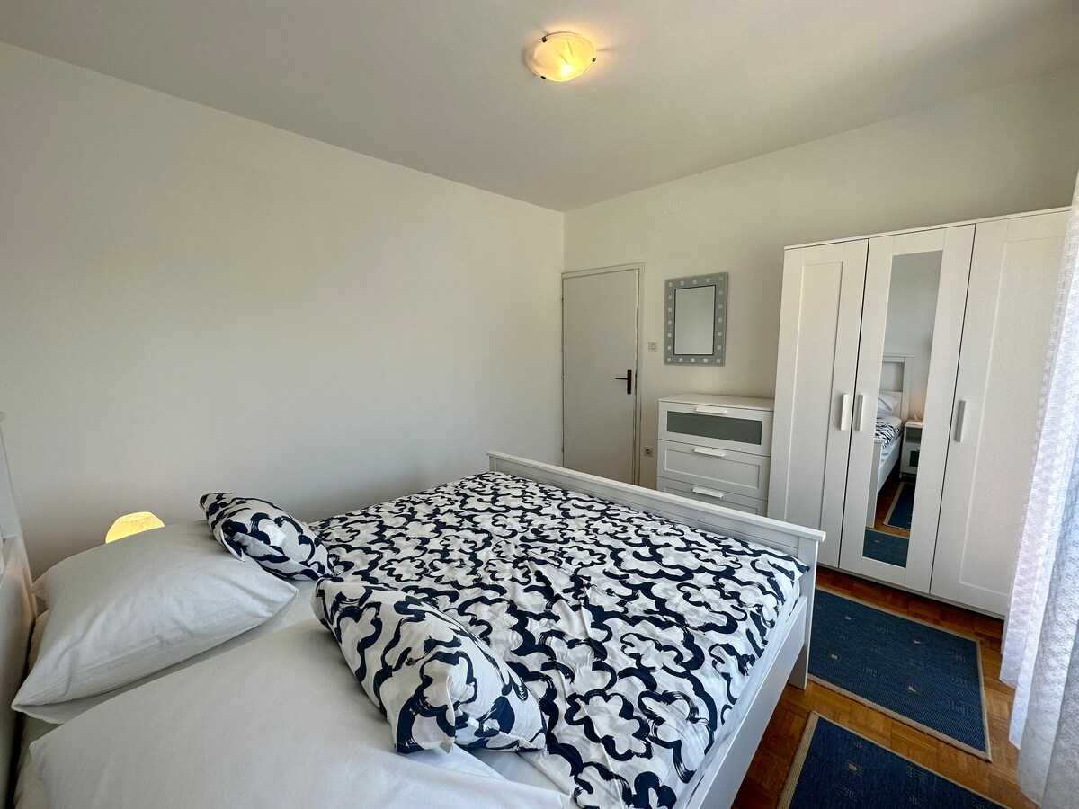 Apartment Mona 1
