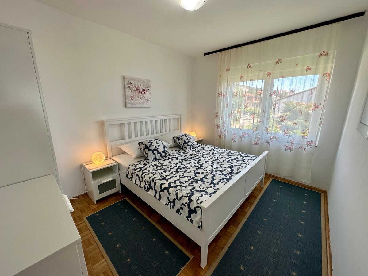 Apartment Mona 1