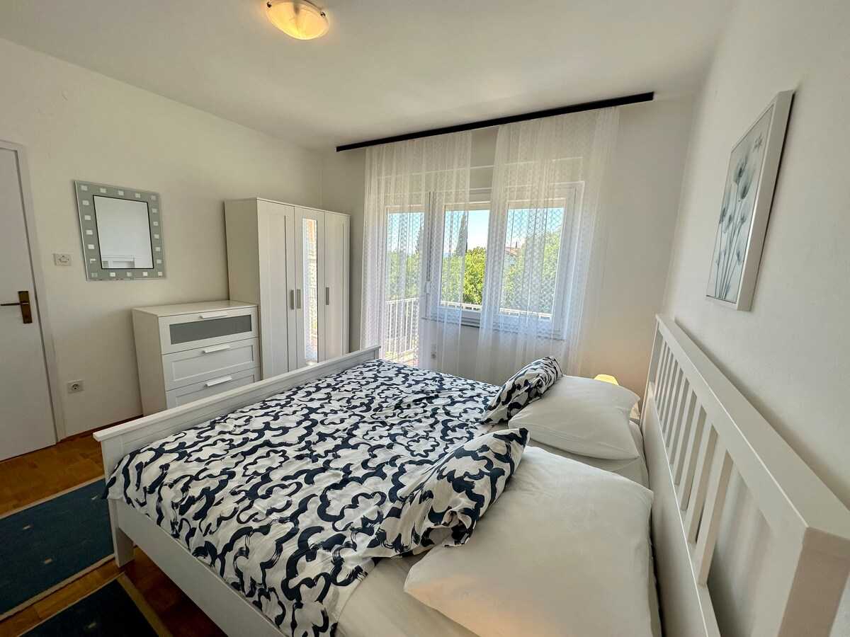 Apartment Mona 1