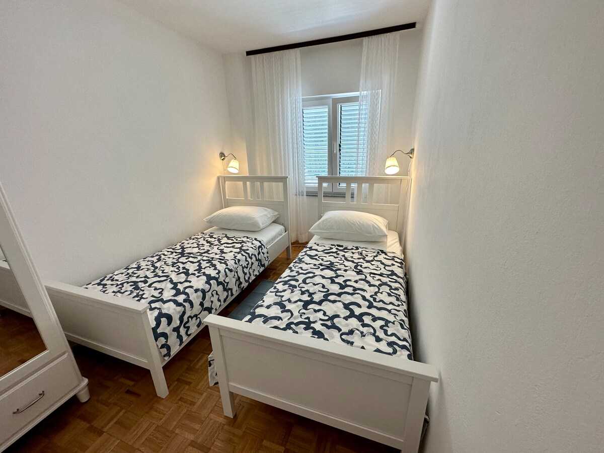 Apartment Mona 1