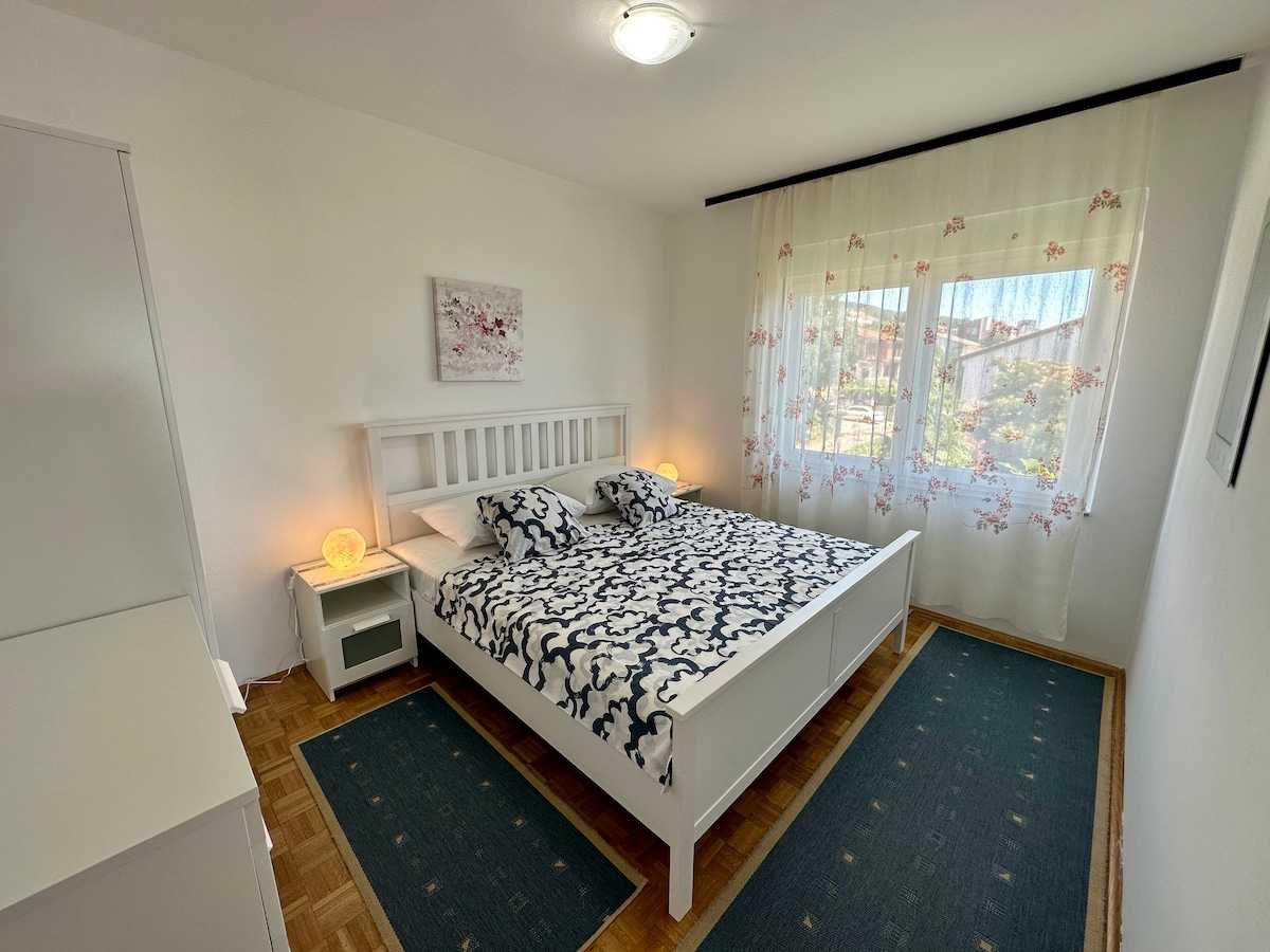Apartment Mona 1