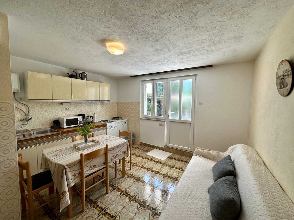 Apartman Mona 2