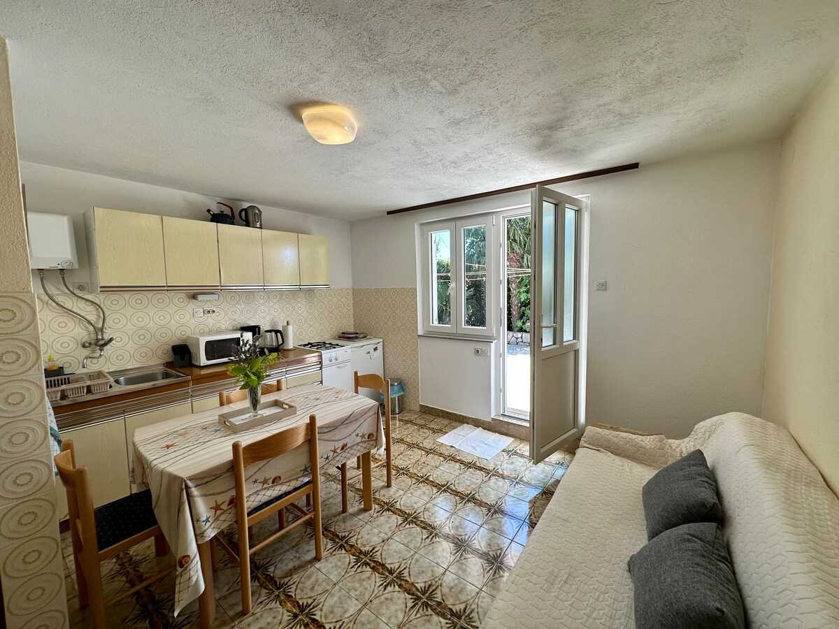 Apartman Mona 2