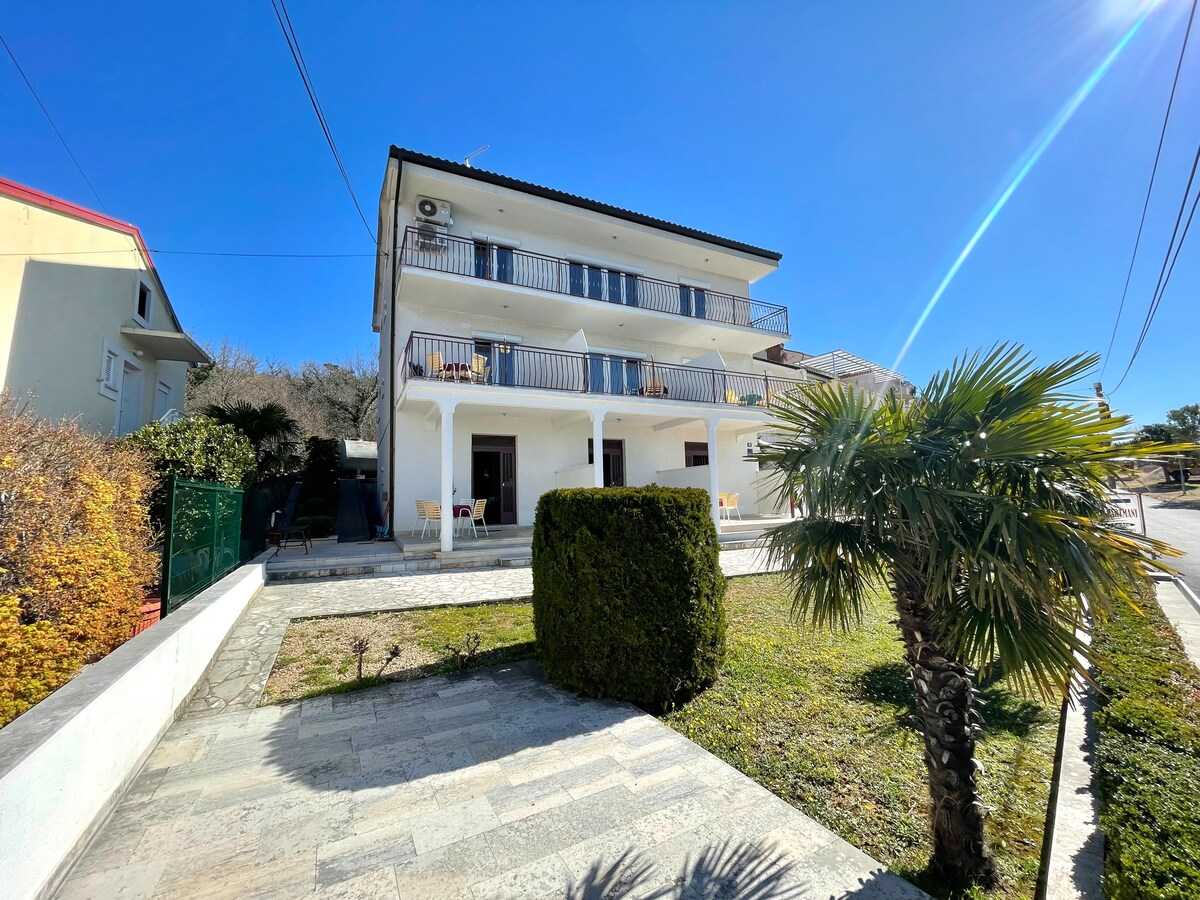 Apartman Luky 5
