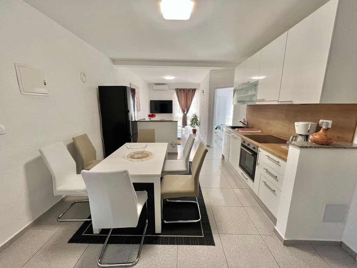 Apartment Ana 1