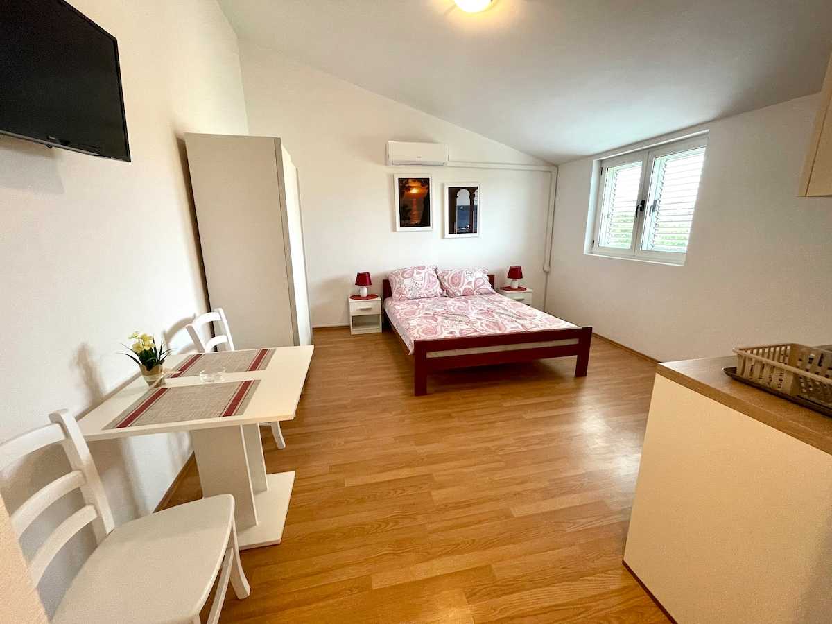 Studio apartman Julie 8
