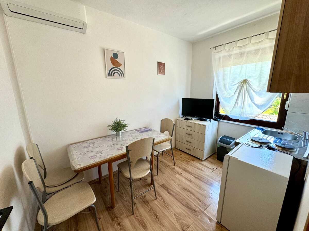 Apartman Lora 2