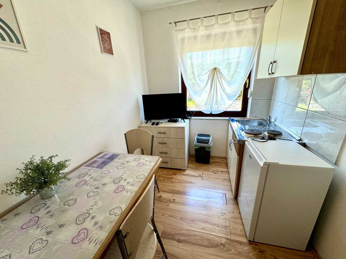 Apartman Lora 2