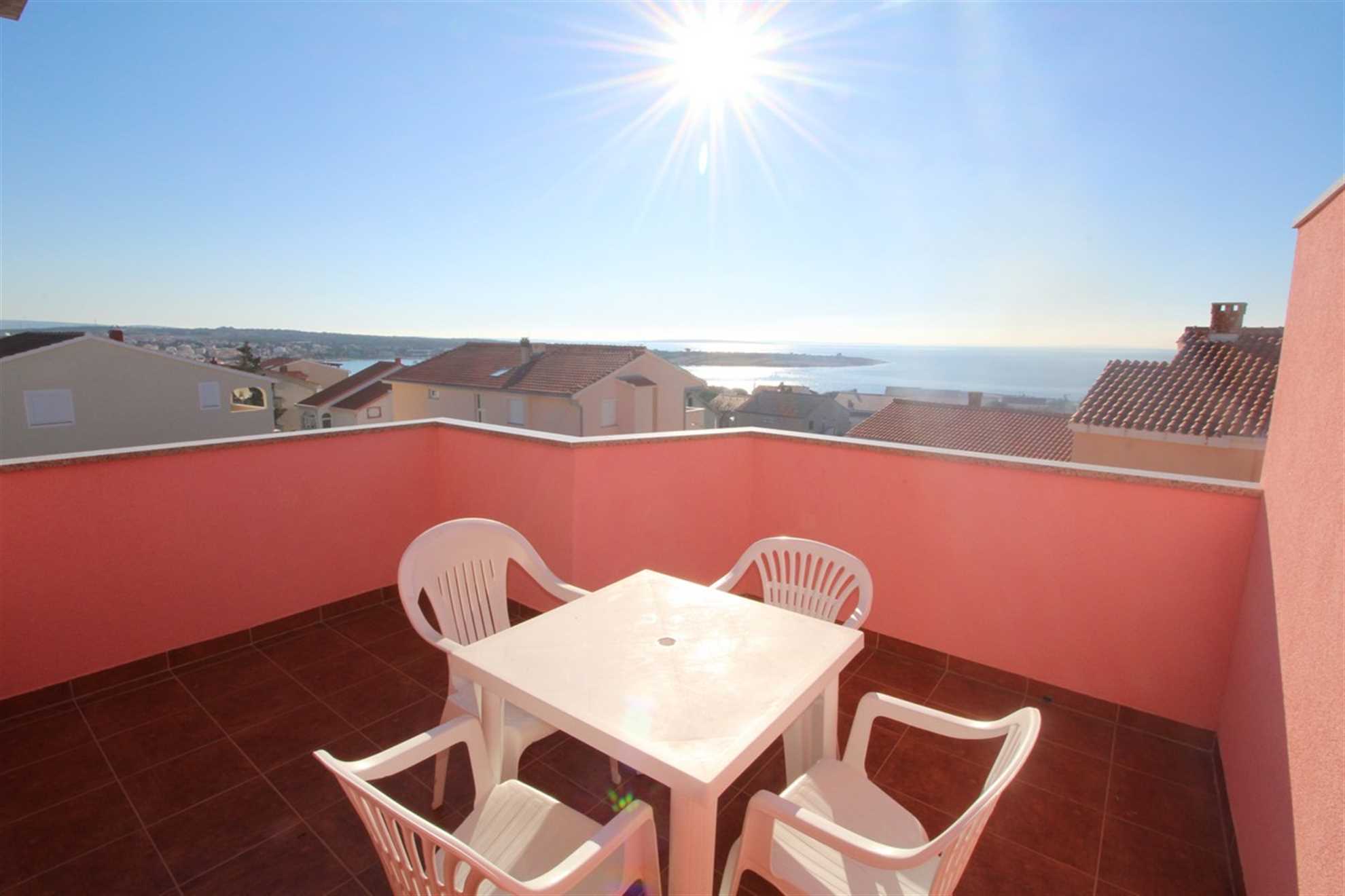 Image of Zeus Apartment 4 with sea view