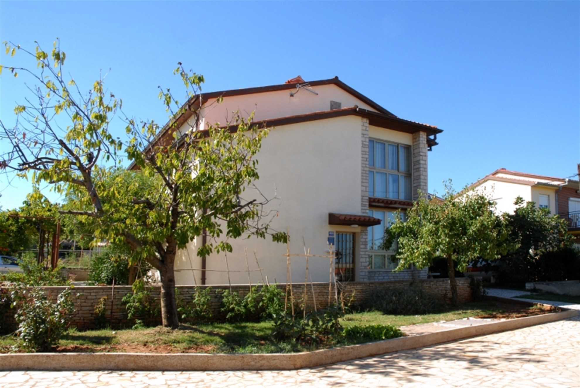 Apartment in Liznjan,family-friendly,quiet,near the beach,parking,BBQ,8 people